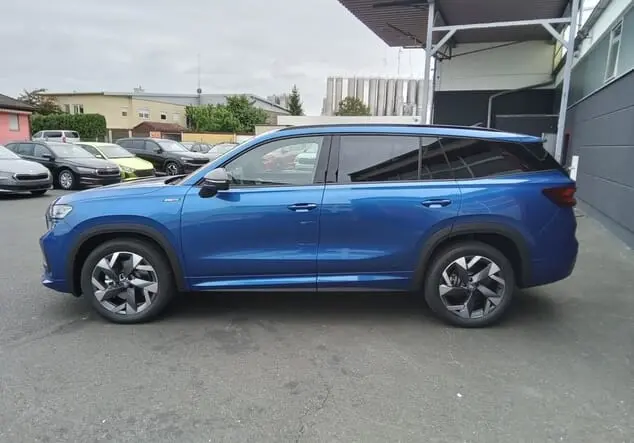 Angebotsdetails Skoda Kodiaq Skoda Kodiaq Sportline 2.0 TDI 142 kW (193 PS) 7-Gang-DSG Race-Blau Metallic