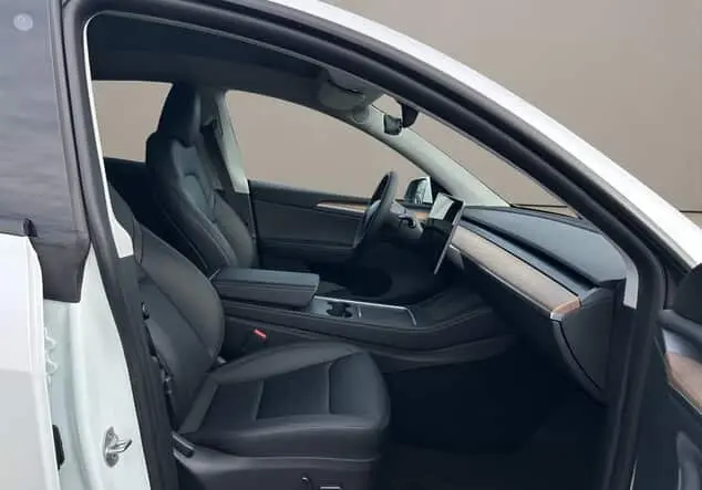 Angebotsdetails Tesla Model Y Performance weiß