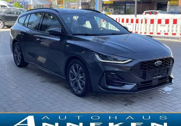 Angebotsdetails Ford Focus Turnier 1.5 EcoBlue ST-Line*Automatik* Magnetic-Grau (Metallic)