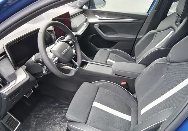 Angebotsdetails Skoda Kodiaq Skoda Kodiaq Sportline 2.0 TDI 142 kW (193 PS) 7-Gang-DSG Race-Blau Metallic