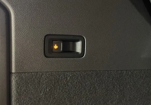 Angebotsdetails Volkswagen T7 Multivan 2.0 TDI Life Langer Ãberhang KLI Grau (Indiumgrau Metallic)