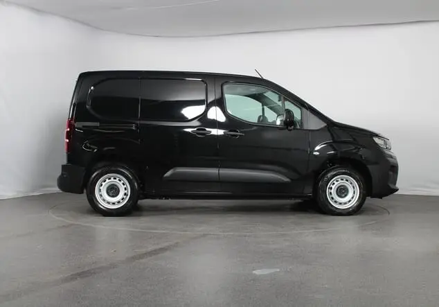 Angebotsdetails Opel Combo Opel Combo Cargo L1 mit normaler Nutzlast 1.5 Diesel 75 kW (102 PS) 6-Gang Karbon Schwarz Metallic