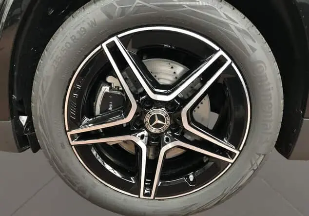 Angebotsdetails Mercedes-Benz GLA 220 4MATIC ++sofort verfügbar++ Metalliclack kosmosschwarz