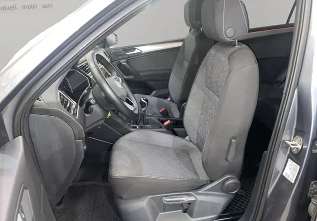 Angebotsdetails Volkswagen Tiguan Allspace 1.5 TSI Move / 7-Sitzer Grau (Platium Grey Metallic)