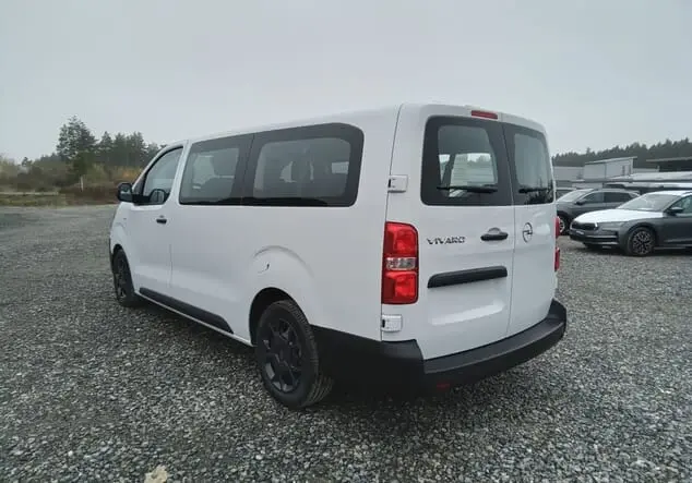 Angebotsdetails Opel Vivaro Opel Vivaro Kombi 9-Sitzer Lang 2.0 BlueHDi 180 130 kW (177 PS) 8-Gang Automatikgetriebe Arktis Weiß