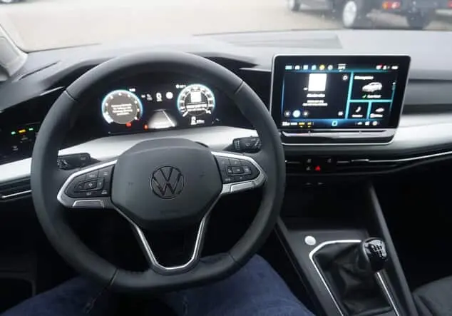 Angebotsdetails Volkswagen Golf Variant Business Uranograu