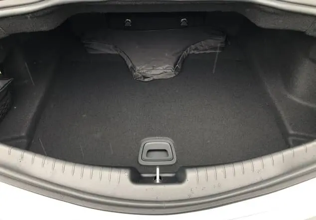 Angebotsdetails Mercedes-Benz CLE 300 4MATIC Cabriolet ++sofort verfügbar++ Silberlack hightechsilber