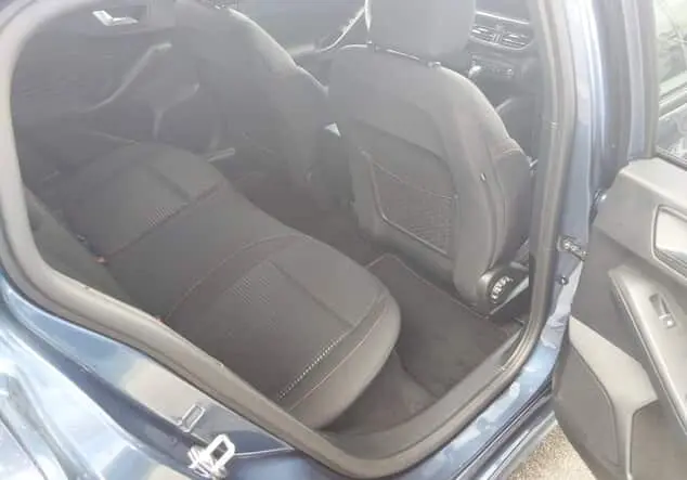 Angebotsdetails Ford Focus ST - LINE X 1.0L MHEV 155PS 7-GANG-AUTOMATIK CHROME-BLUE METALLIC