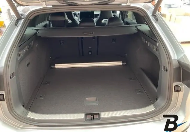 Angebotsdetails Volkswagen Passat Variant 2.0 TDI R-line IQ-Drive/Light Re Silber