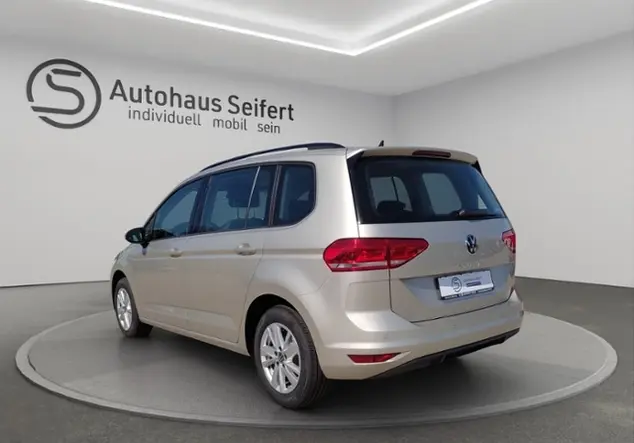 Angebotsdetails Volkswagen Touran Comfortline 1.5 TSI Silber (Ivory Silver metallic)