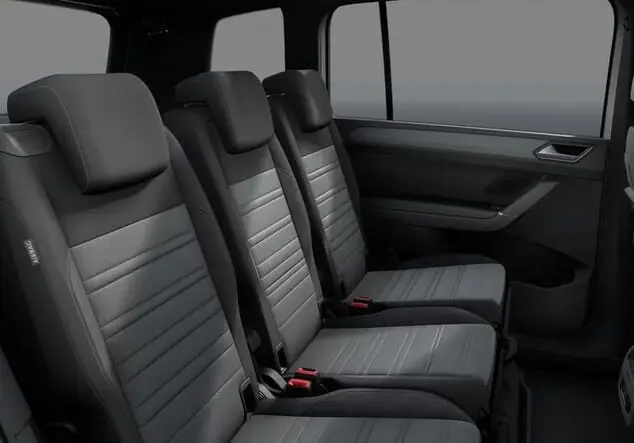 Angebotsdetails Volkswagen Touran Volkswagen Touran Highline R-Line 1.5 TSI 110 kW (150 PS) 7-Gang-DSG Onyx-Weiß Perleffekt