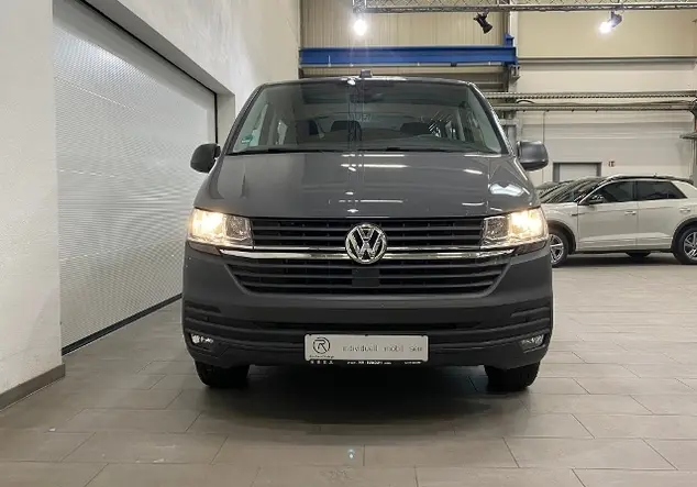 Angebotsdetails Volkswagen T6.1 Kombi 2.0 TDI LR / 9-Sitzer DAB+ Grau (Pure Grey)