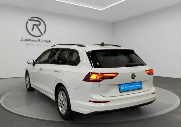 Angebotsdetails Volkswagen Golf VIII Variant 1.5 TSI Life / WeiÃ (Pure White)