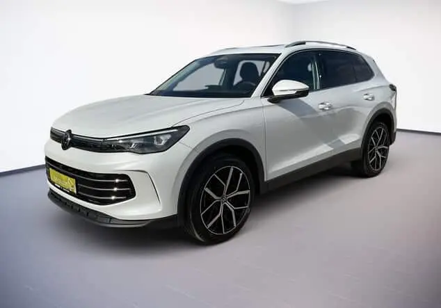 Angebotsdetails Volkswagen Tiguan Tiguan ELEGENCE 4M 2.0TDI 193PS.DSG.MATRIX.NAVI.PANO.AHK.HUD.PDC Oryxweiß Perlmutteffekt