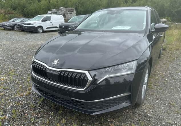 Angebotsdetails Skoda Octavia Combi Business Skoda 1.5 TSI mHEV 110 kW (150 PS) 7-Gang-DSG Black-Magic Perleffekt/Schwarz