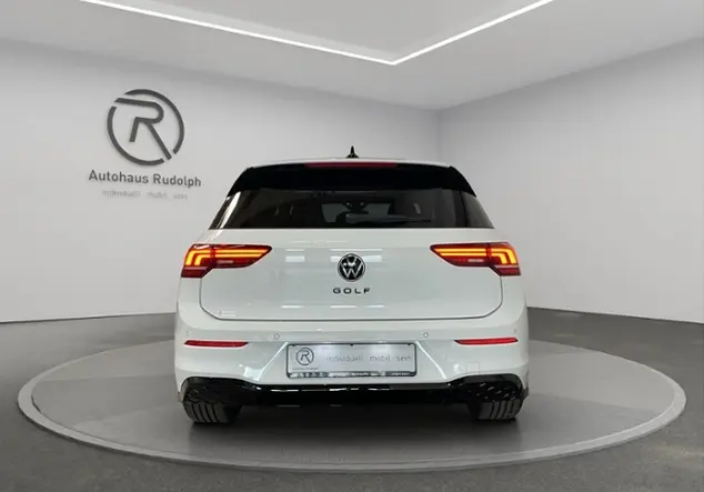 Angebotsdetails Volkswagen Golf VIII 1.5 TSI R-Line 'Black Style' KLIMA WeiÃ (Pure White/Schwarz)