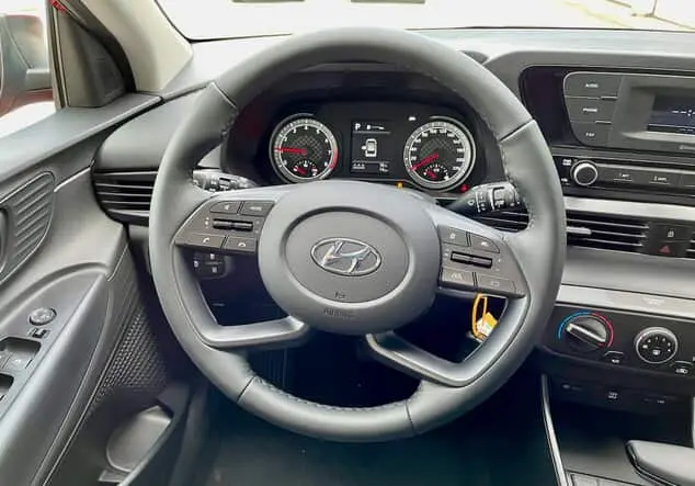 Angebotsdetails Hyundai i20 i20 *PDC*KLIMA*SITZ+LENKRADHEIZ*AUTOMATIK* ROT