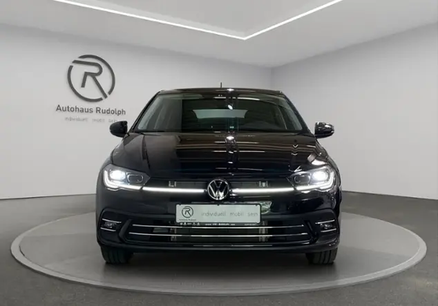Angebotsdetails Volkswagen Polo 1.0 TSI Style / Einparkhilfe Schwarz (Deep Black Perleffekt)