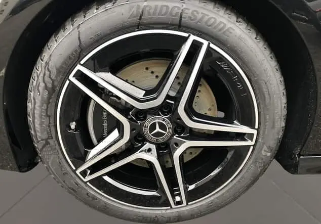 Angebotsdetails Mercedes-Benz CLA 200d Coupe Night-Paket Schwarz-Lack kosmosschwarz