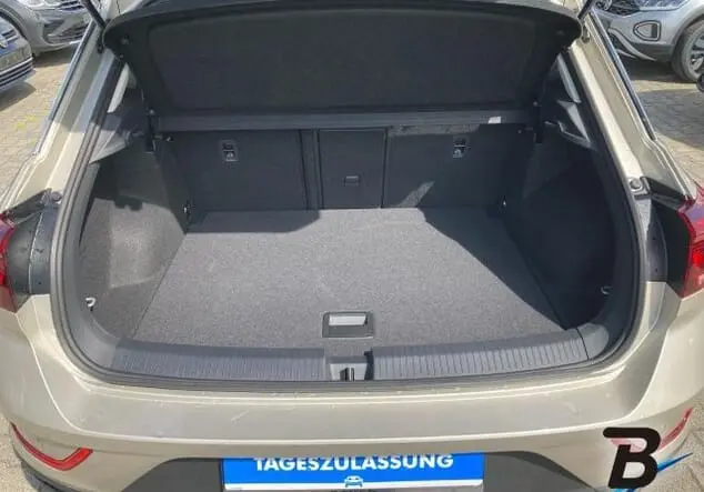 Angebotsdetails Volkswagen T-Roc 1.0 TSI Move IQ-Drive Rear View Silber