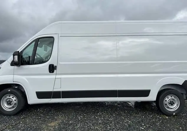 Angebotsdetails Opel Movano Opel Movano Cargo Kastenwagen verblecht L3H2 3.5t 2.2 BlueHDi 140 103 kW (140 PS) 6-Gang Cassablanca Weiß