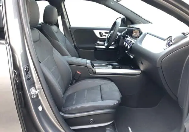 Angebotsdetails Mercedes-Benz GLA 220 d 4MATIC ++sofort verfügbar++ Metalliclack mountaingrau