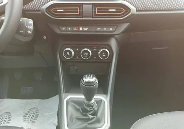 Angebotsdetails Dacia Sandero Stepway Expression+ TCE 90 Safari Grün