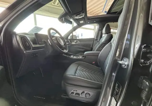 Angebotsdetails Kia Sorento Platinum 4WD 7Sitzer GD Premium Grau ((AGT) INTERSTELLAR GREY M)
