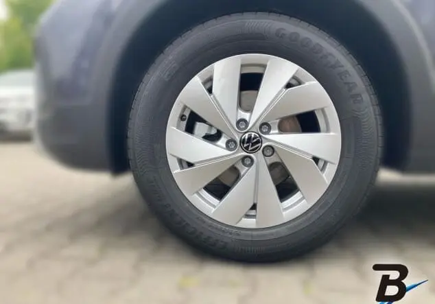 Angebotsdetails Volkswagen T-Cross 1.0 TSI Life RfK NaviVor Schwarz
