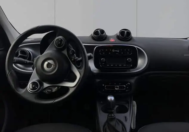 Angebotsdetails Smart forfour 4-Sitzer, Schaltung, 90 PS lava orange