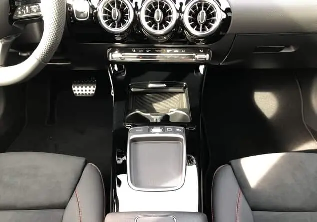 Angebotsdetails Mercedes-Benz CLA 220 4MATIC Coupe Schwarz-lack kosmosschwarz