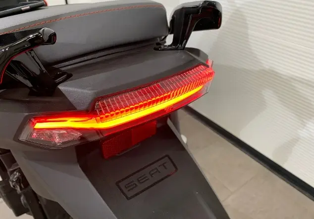Angebotsdetails Seat Mo Mo 95 km/h Rot