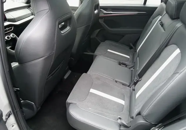 Angebotsdetails Skoda Kodiaq Skoda Kodiaq Sportline 2.0 TDI 142 kW (193 PS) 7-Gang-DSG Stahl Grau