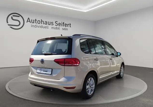 Angebotsdetails Volkswagen Touran Comfortline 1.5 TSI Silber (Ivory Silver metallic)