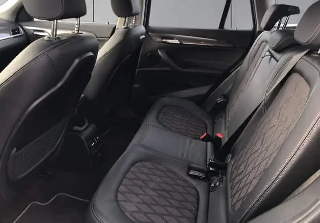 Angebotsdetails BMW X1 X1 sDrive 18i, Automatik, Navi, AHK, PDC, Ledersitze Mineralgrau metallic