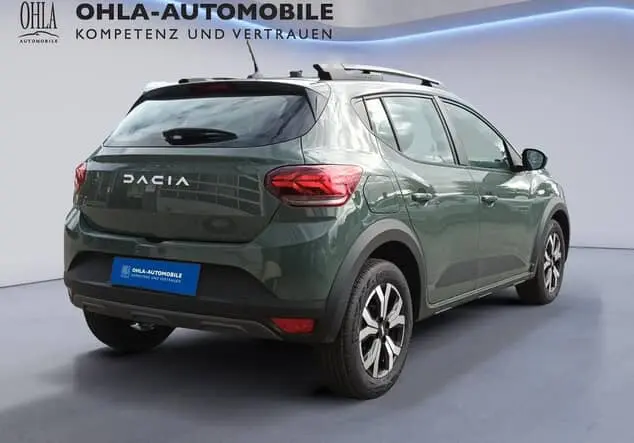 Angebotsdetails Dacia Sandero Stepway Expression+ TCE 90 Safari Grün