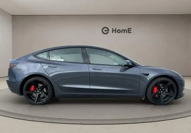 Angebotsdetails Tesla Model 3 Performance grau
