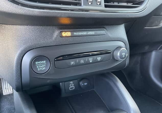 Angebotsdetails Ford Focus Turnier 1.5 EcoBlue ST-Line*Automatik* Magnetic-Grau (Metallic)