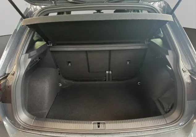 Angebotsdetails Volkswagen Tiguan 2.0TDI R-Line 4Motion IQ-Drive Rf Grau (Delfingrau Metallic)