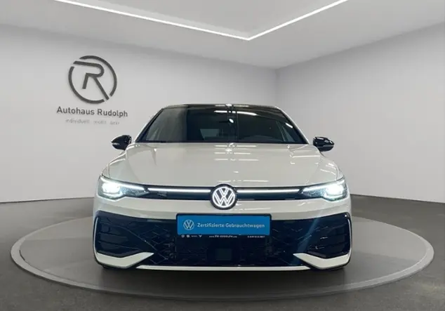 Angebotsdetails Volkswagen Golf VIII 2.0 TDI R-Line 'Black Style' WeiÃ (Pure White/Schwarz)