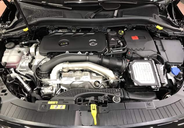 Angebotsdetails Mercedes-Benz GLA 220 4MATIC ++sofort verfügbar++ Metalliclack kosmosschwarz