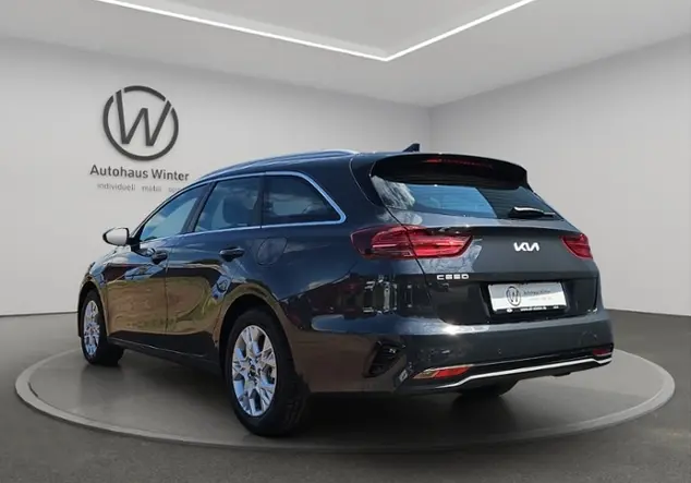 Angebotsdetails Kia Ceed Sportswagon 1,5 T-GDI Vision Komf. Kli Grau ((H8G) DARK PENTA METAL M)
