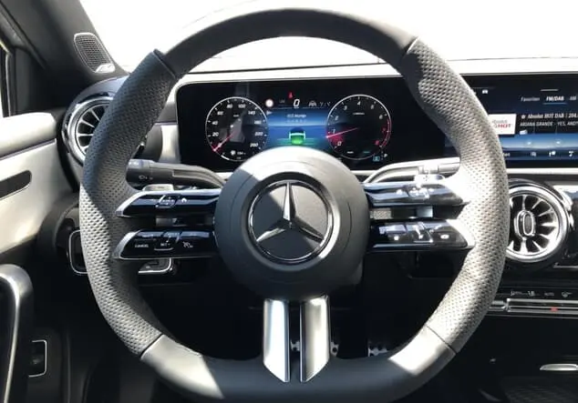 Angebotsdetails Mercedes-Benz A 250 4MATIC Limousine ++sofort verfügbar++ Manufaktur lack manufaktur alpingrau uni
