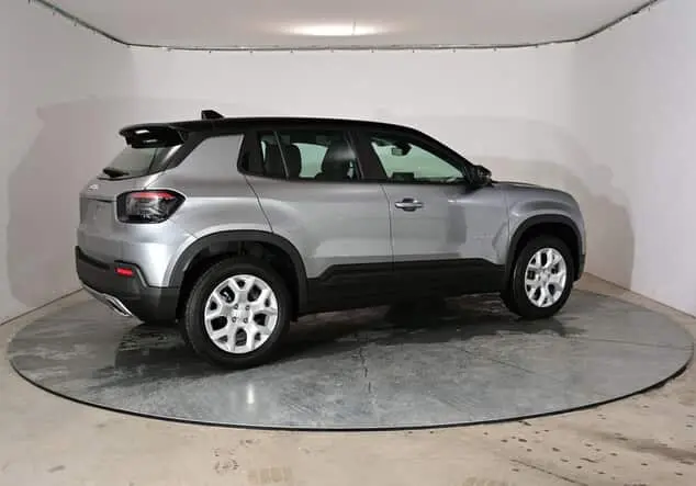 Angebotsdetails Jeep Avenger Jeep Avenger Altitude 1.2 E-Hybrid 74 kW (100 PS) 6-Stufen-DCT Granite Grey Metallic (Dach in Volcano Black)