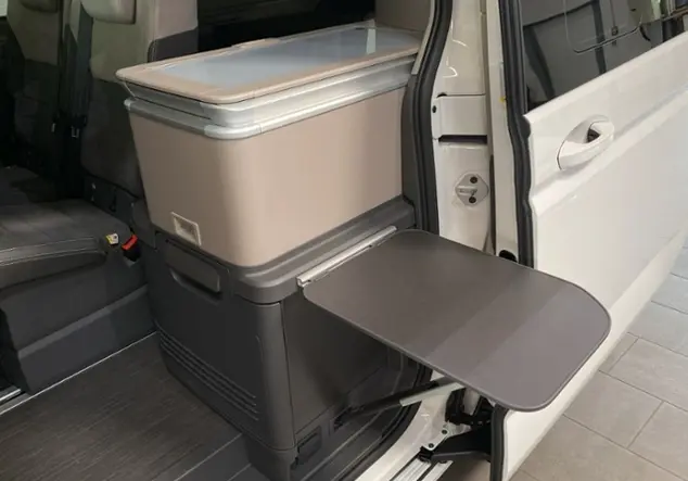 Angebotsdetails Volkswagen T7 California Ocean 2.0 TDI Langer Ãberhang WeiÃ (Candy-WeiÃ Deep Black Perleffekt)