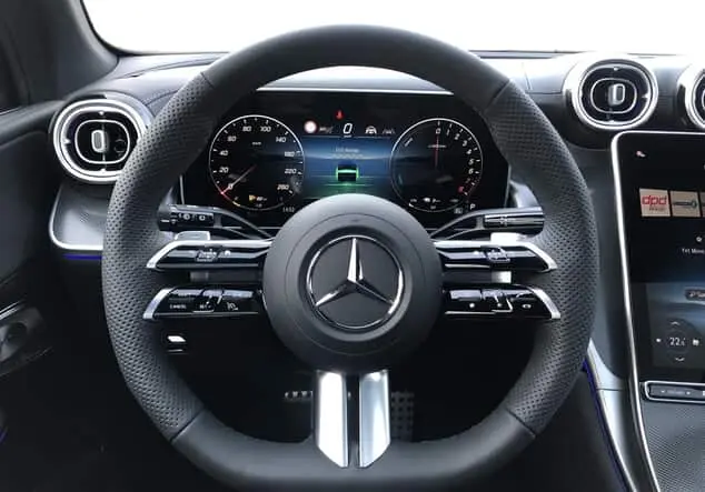 Angebotsdetails Mercedes-Benz GLC 300 e 4MATIC mit EQ Hybrid ++sofort verfügbar++ Manufaktur lack manufaktur alpingrau uni