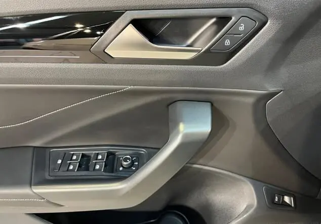 Angebotsdetails Volkswagen T-Roc 2.0 TSI R-Line 4Motion ++sofort verfügbar++ Ascotgrau