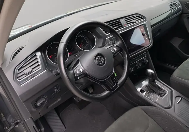 Angebotsdetails Volkswagen Tiguan 2.0 TDI Highline R-Line 'Black Style' Grau (Indiumgrau Metallic)