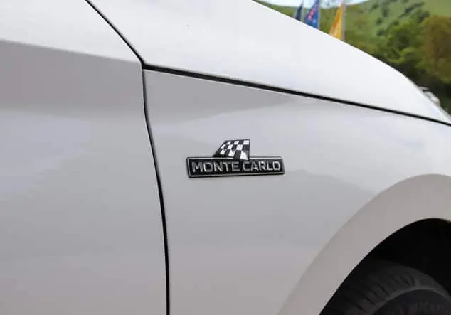 Angebotsdetails Skoda Kamiq 1.5 TSI Monte Carlo Panoramadach Candy-Weiss