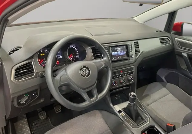 Angebotsdetails Volkswagen Golf Sportsvan 1.2 TSI Trendline / DAB+ Rot (Tornadorot)